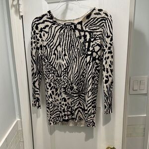 DKNY Black and White Fitted 3/4 Sleeve Blouse